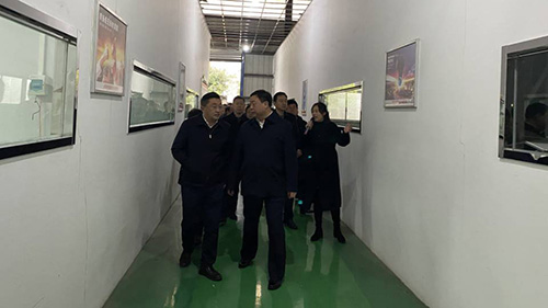 隆昌市领导杨超,黄泽金等参加活动.